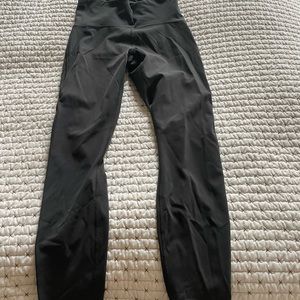 Great condition lulu leggings size 6